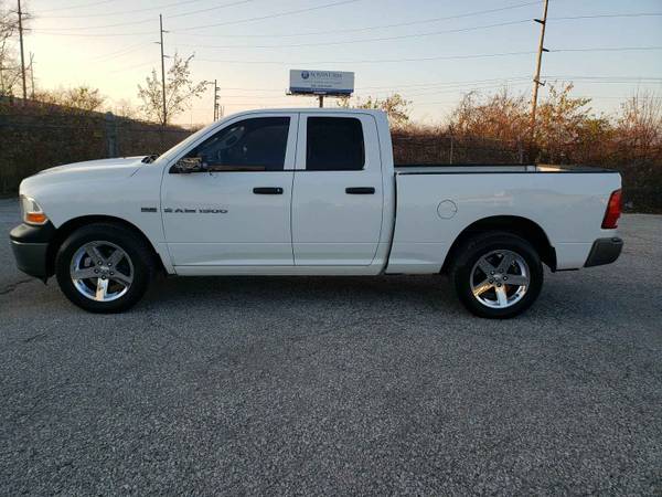 2011 Ram 1500 Quad cab SLT 4x4 - cars & trucks - by owner - vehicle... for sale in Fort Wayne, IN – photo 2
