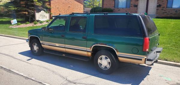 1999 Chevrolet Suburban - - by dealer - vehicle for sale in Hales Corners, WI – photo 2