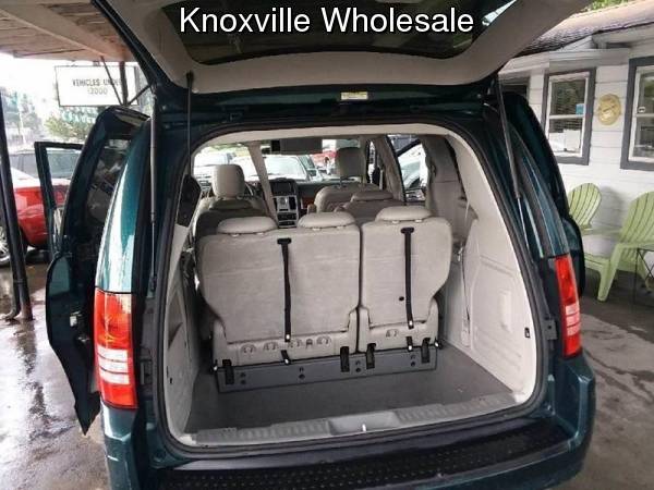 2009 Chrysler Town and Country Touring 4dr Mini Van for sale in Knoxville, TN – photo 14