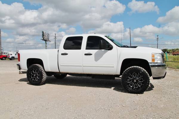 2014 CHEVROLET 2500 LT 4x4 - LOW MILES- DIESEL- COGNITO- NEW 20s &... for sale in Liberty Hill, TX – photo 16