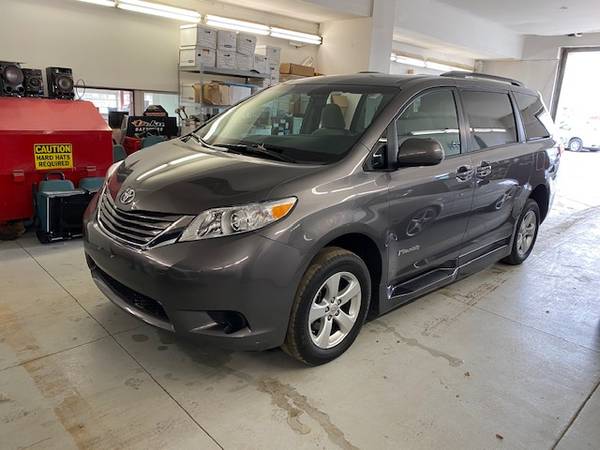 2016 Toyota Sienna LE Mobility van wheelchair handicap accessible for sale in SKOKIE, WI – photo 8