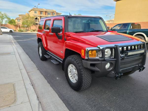 HUMMER H3 "IMMACULATE CONDITION" - cars & trucks - by owner -... for sale in Las Vegas, NV – photo 3