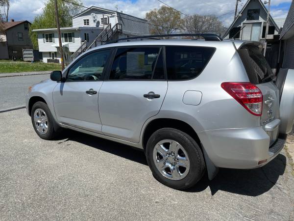 2009 Toyota RAV4 AWD runs and rides great clean carfax - cars & for sale in Westport , MA – photo 8