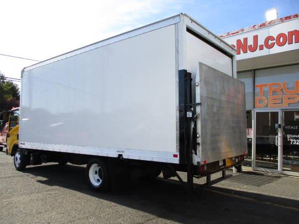 2019 Isuzu NRR 20 FOOT BOX TRUCK ** NRR W/ LIFTGATE - cars & trucks... for sale in south amboy, NJ – photo 3
