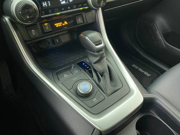 2020 Toyota RAV4 Hybrid XSE Sport Utility 4D suv Gray - FINANCE... for sale in Austin, TX – photo 22