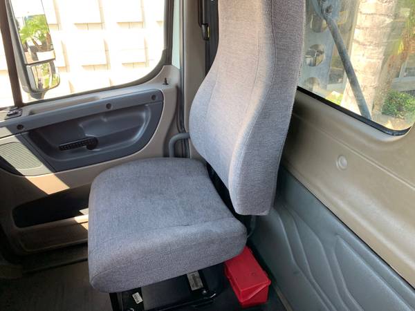 2013 Freightliner Cascadia 2 Axle Day Cab 10 Spd CARB Compliant for sale in Riverside, CA – photo 15