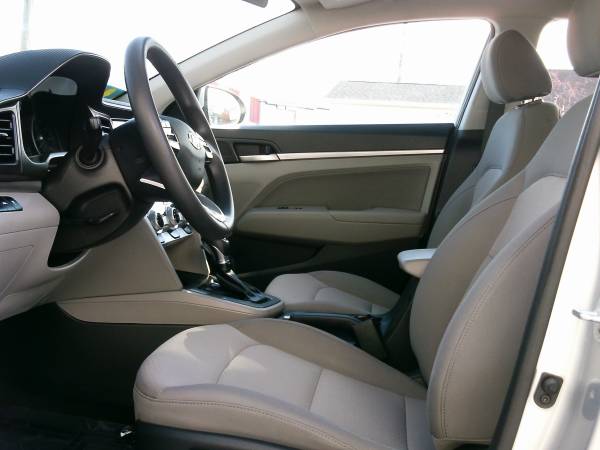 2019 Hyundai Elantra SEL-42k miles - - by dealer for sale in Silvis, IA – photo 4