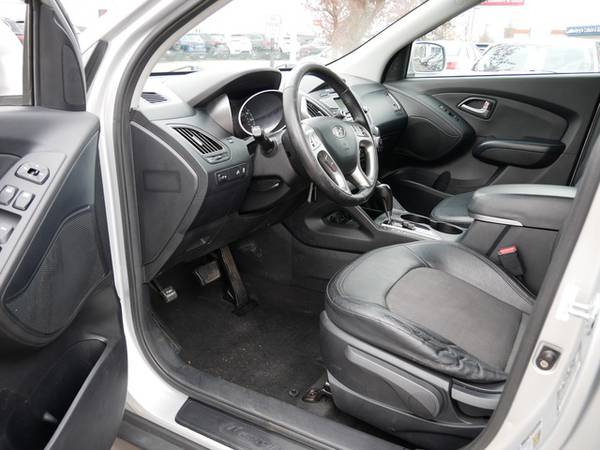 2012 Hyundai Tucson GLS - - by dealer - vehicle for sale in Inver Grove Heights, MN – photo 17