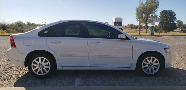 2008 VOLVO S40* LEATHER SEATS* SUPER CLEAN - cars & trucks - by... for sale in Tucson, AZ – photo 4