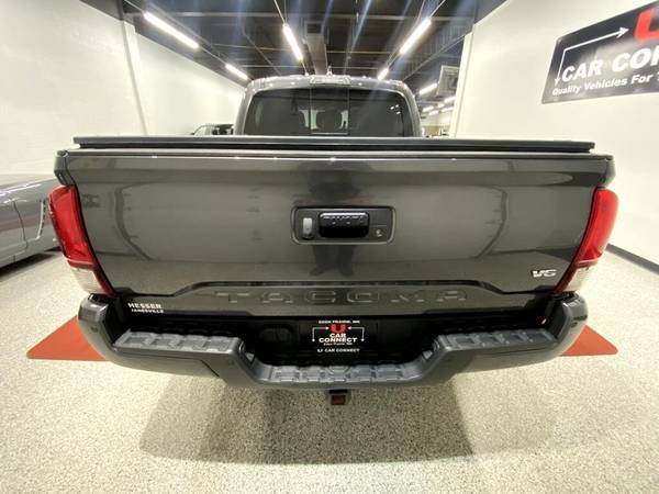 2018 Toyota Tacoma 4x4 4WD Truck SR Double Cab 5 Bed V6 AT (Natl) for sale in Eden Prairie, MN – photo 12