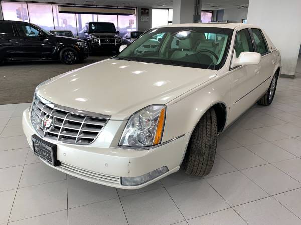 2008 Cadillac DTS Luxury III - - by dealer - vehicle for sale in Springfield, IL – photo 3