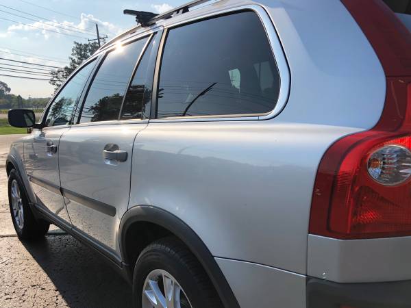 3rd Row! 2004 Volvo XC90! AWD! One Owner! Loaded! for sale in Ortonville, OH – photo 10