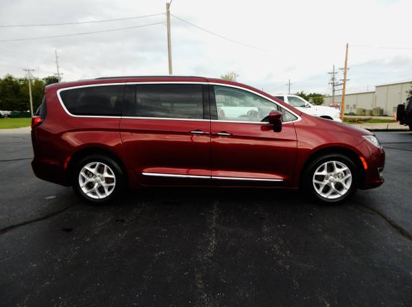 2017 CHRYSLER PACIFICA TOURING L PLUS 3.6L LEATHER HEAT DVD NAV LOADED for sale in Carthage, MO – photo 23