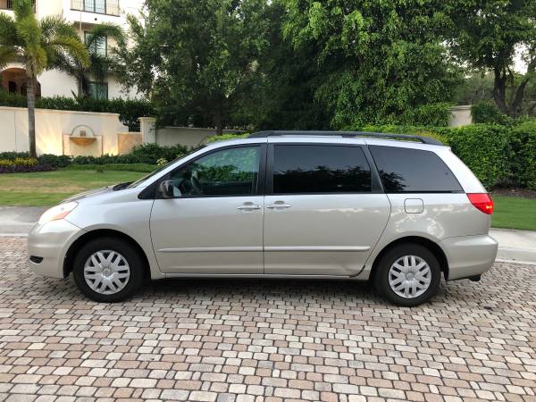 2007 Toyota Sienna Great Mini Van Excellent Condition - cars &... for sale in Naples, FL – photo 4