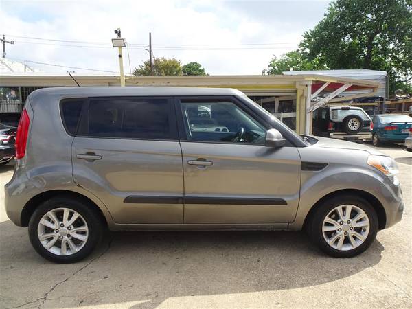2012 Kia Soul +, COLD A/C, AUTO, CLEAN, MUST SEE - cars & trucks -... for sale in Houston, TX – photo 7