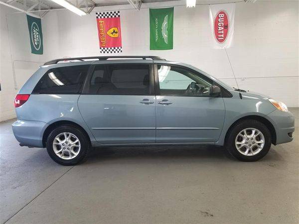 2005 Toyota Sienna 5dr LE AWD -EASY FINANCING AVAILABLE for sale in Bridgeport, CT – photo 3