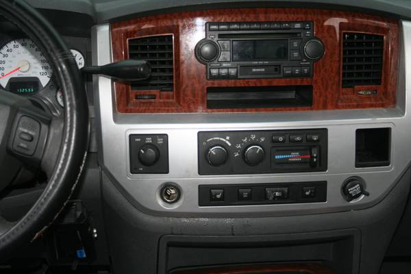 2007 DODGE RAM 1500 4X4 QUAD CAB HEMI XTRA CLEAN - cars & trucks -... for sale in Wonder Lake, WI – photo 13
