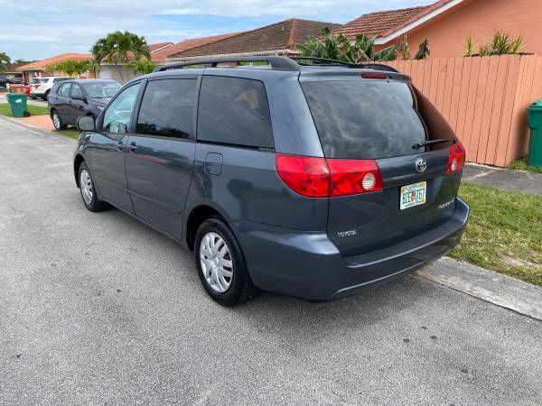 2008 Toyota Sienna - cars & trucks - by owner - vehicle automotive... for sale in Miami, FL – photo 4