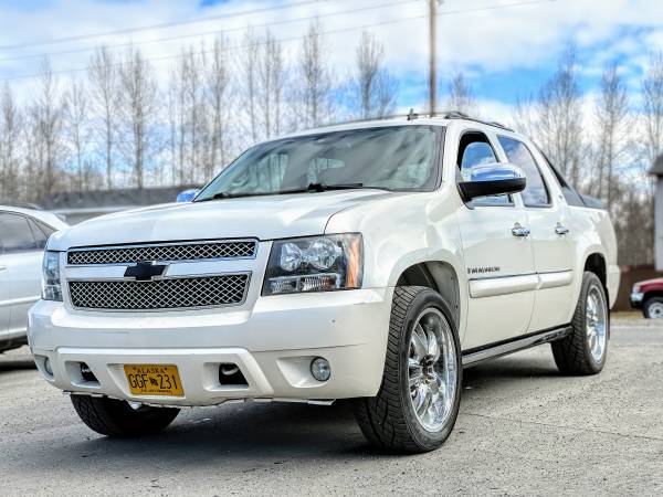 2008 Chevrolet Avalanche 4WD LTZ 6 0 V8 - - by dealer for sale in Anchorage, AK – photo 2