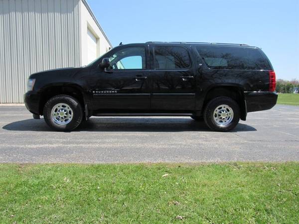 2007 Chevy Suburban 2500 LT - - by dealer - vehicle for sale in Appleton, WI – photo 4
