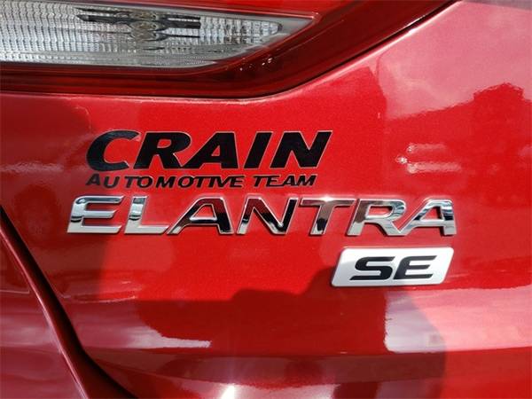 2017 Hyundai Elantra SE sedan Scarlet Red for sale in Fayetteville, AR – photo 10