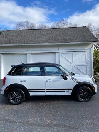 2012 Mini Cooper Countryman S All4 - cars & trucks - by owner -... for sale in Newtown, CT – photo 4