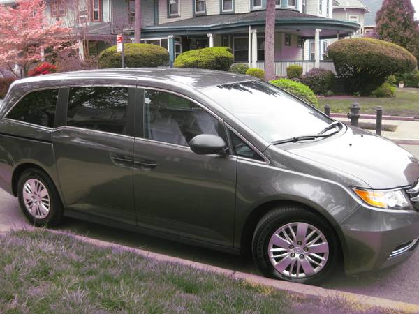 2015 Honda Odyssey LX/One Owner/Extremely LOW 10k miles - cars & for sale in Other, NY – photo 3