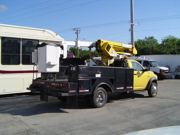 11 Bucket truck Dodge Cummins diesel boom 45ft 4x4 winch $29995 -... for sale in Cocoa, FL – photo 6