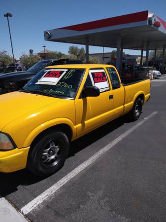 2004 Sonoma three door extended cab 164k k no check engine light for sale in Las Vegas, NV – photo 3