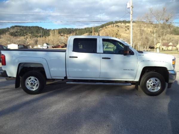 2016 GMC Sierra 2500HD Crew Cab 6.0L V8 4x4, low miles - cars &... for sale in sturgis, WY – photo 4