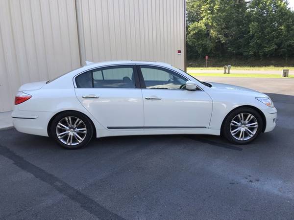 2011 HYUNDAI GENESIS*No Accidents*Leather*Navigation*Back-Up Camera* for sale in Sevierville, TN – photo 8
