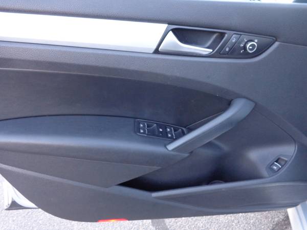 ****2012 VW PASSAT SE ONLY 93,000 MILES-LTHR-SR-RUNS/DRIVES GREAT -... for sale in East Windsor, MA – photo 10