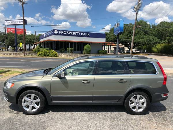 LIKE BRAND NEW! 2010 Volvo XC70 AWD Wagon 3.2L Loaded Moonroof... for sale in Austin, TX – photo 3