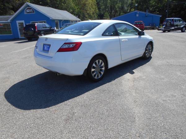 09 Honda Civic EX w/ Navigation and moonroof. Excellent condition. for sale in Kalamazoo, MI – photo 4