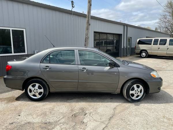 2007 Toyota Corolla 4dr Sdn CE Manual (Natl) - - by for sale in CENTER POINT, IA – photo 2