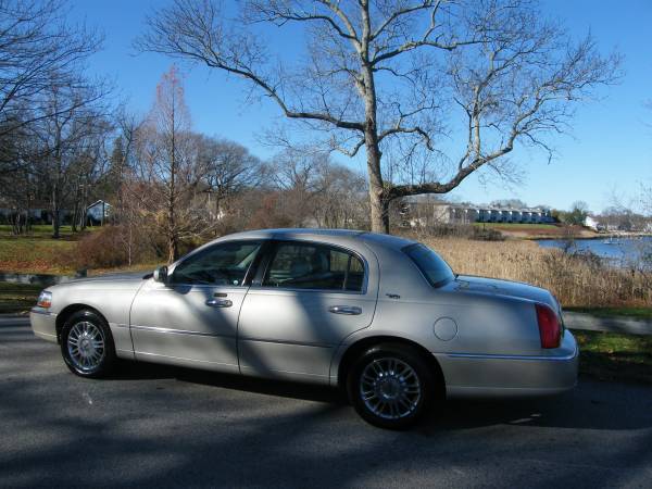2006 Lincoln Town Car Signature Limited Leather Must Be Seen... for sale in East Providence, RI – photo 11