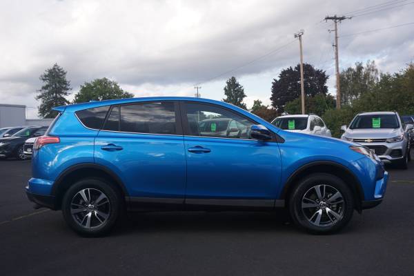 2018 Toyota Rav4 for sale in McMinnville, OR – photo 3