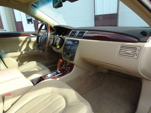 2009 Buick Lucerne CXL - - by dealer - vehicle for sale in Waterloo, WI – photo 16