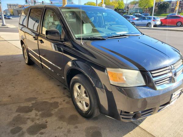 2008 DODGE GRAND CARAVAN - - by dealer - vehicle for sale in MILWAUKEE WI 53209, WI – photo 4