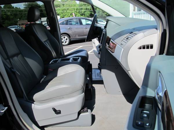 2010 CHRYSLER TOWN & COUNTRY TOURING, LEATHER, 3/5 POWER TRAIN WTY -... for sale in LOCUST GROVE, VA 22508, VA – photo 14