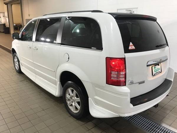 2008 Chrysler Town Country Touring for sale in Buffalo, MN – photo 2