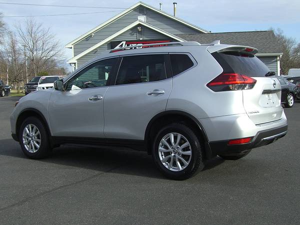 ★ 2017 NISSAN ROGUE SV - SHARP "ONE OWNER" SUV with ONLY 36k MILES... for sale in Feeding Hills, NY – photo 3