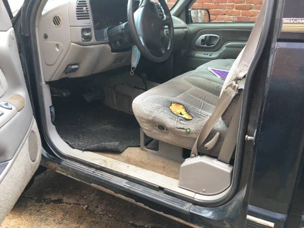 1995 Chevy 3/4 4x4 Solid cab corners, rocker panels, bed, frame. -... for sale in Reading, NH – photo 5