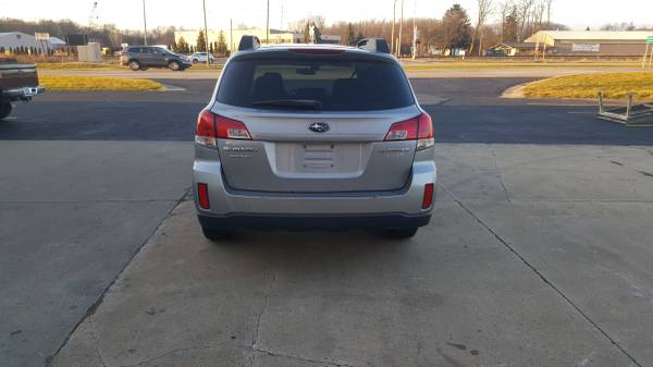 2010 subaru outback 2.5 wagon - cars & trucks - by owner - vehicle... for sale in Hudsonville, MI – photo 6