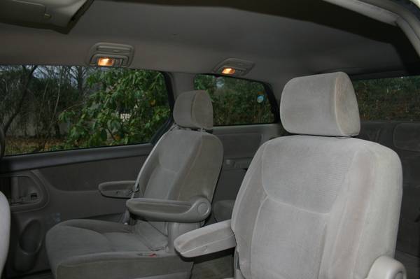 2004 Toyota Sienna LE - cars & trucks - by owner - vehicle... for sale in New Britain, CT – photo 14