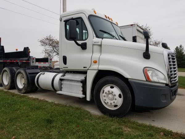 2012 Freightliner Cascadia - cars & trucks - by owner - vehicle... for sale in Kalida, OH – photo 2