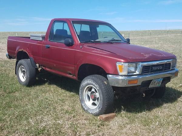 1991 Toyota pickup $2000 obo need gone asap for sale in Box Elder, SD – photo 2