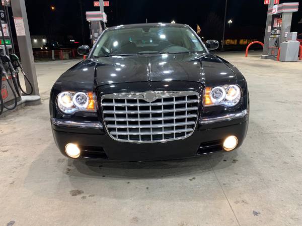 2008 Chrysler 300C HEMI 5.7 SRT DESIGN PACKAGE - cars & trucks - by... for sale in Champaign, IL – photo 3