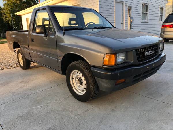 1992 Isuzu Pick-up truck - cars & trucks - by dealer - vehicle... for sale in Lincoln, NE – photo 7