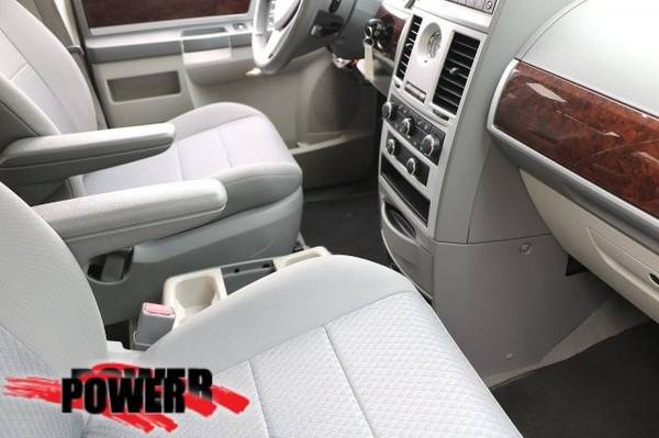 2010 Chrysler Town & Country Touring Minivan, Passenger for sale in Salem, OR – photo 19